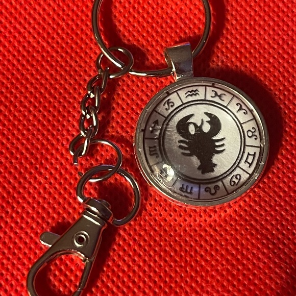 Keychain Cabochon “Scorpio” - Picture 1 of 3